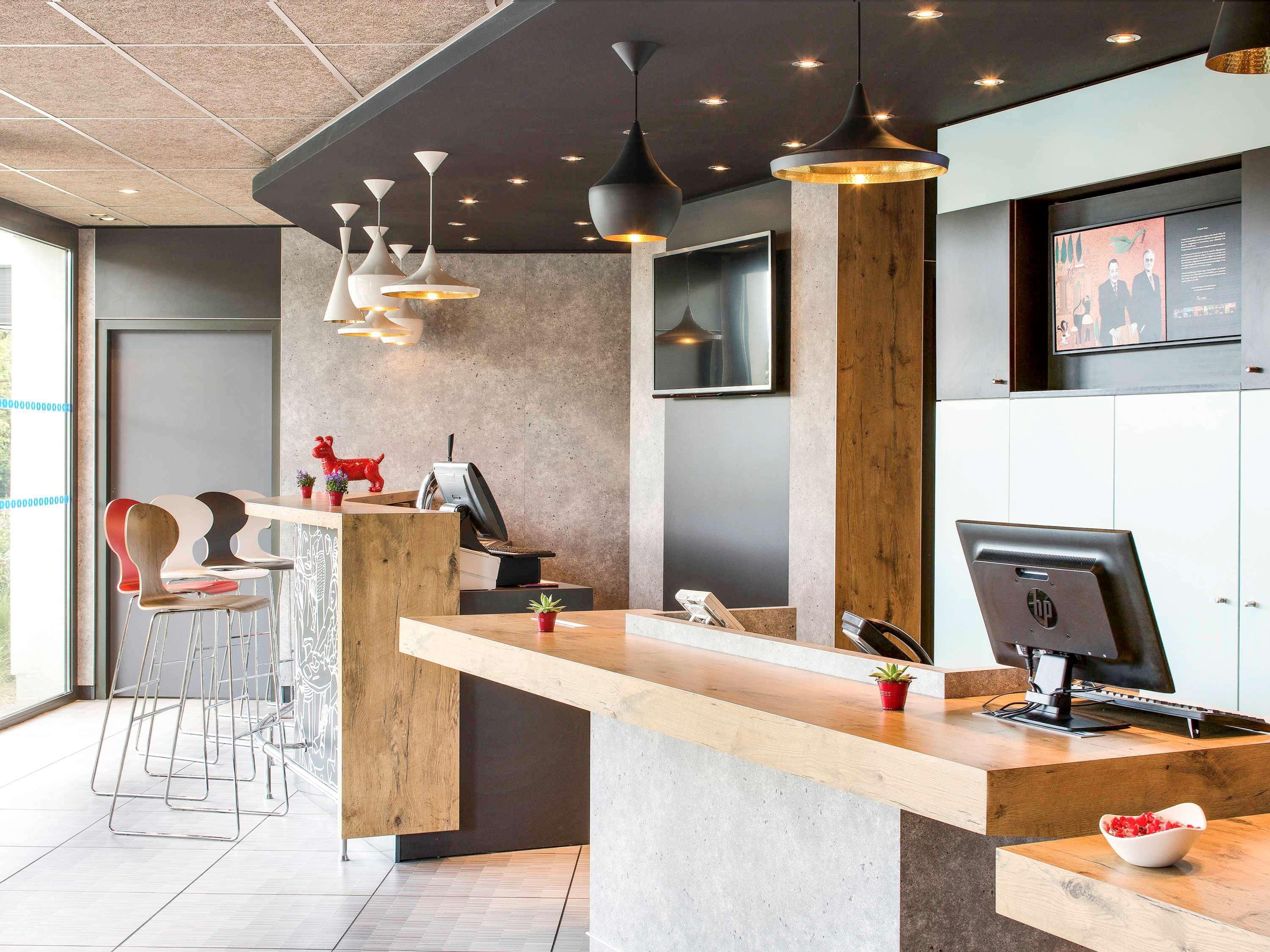 Hotel Ibis Montceau Les Mines Exterior foto