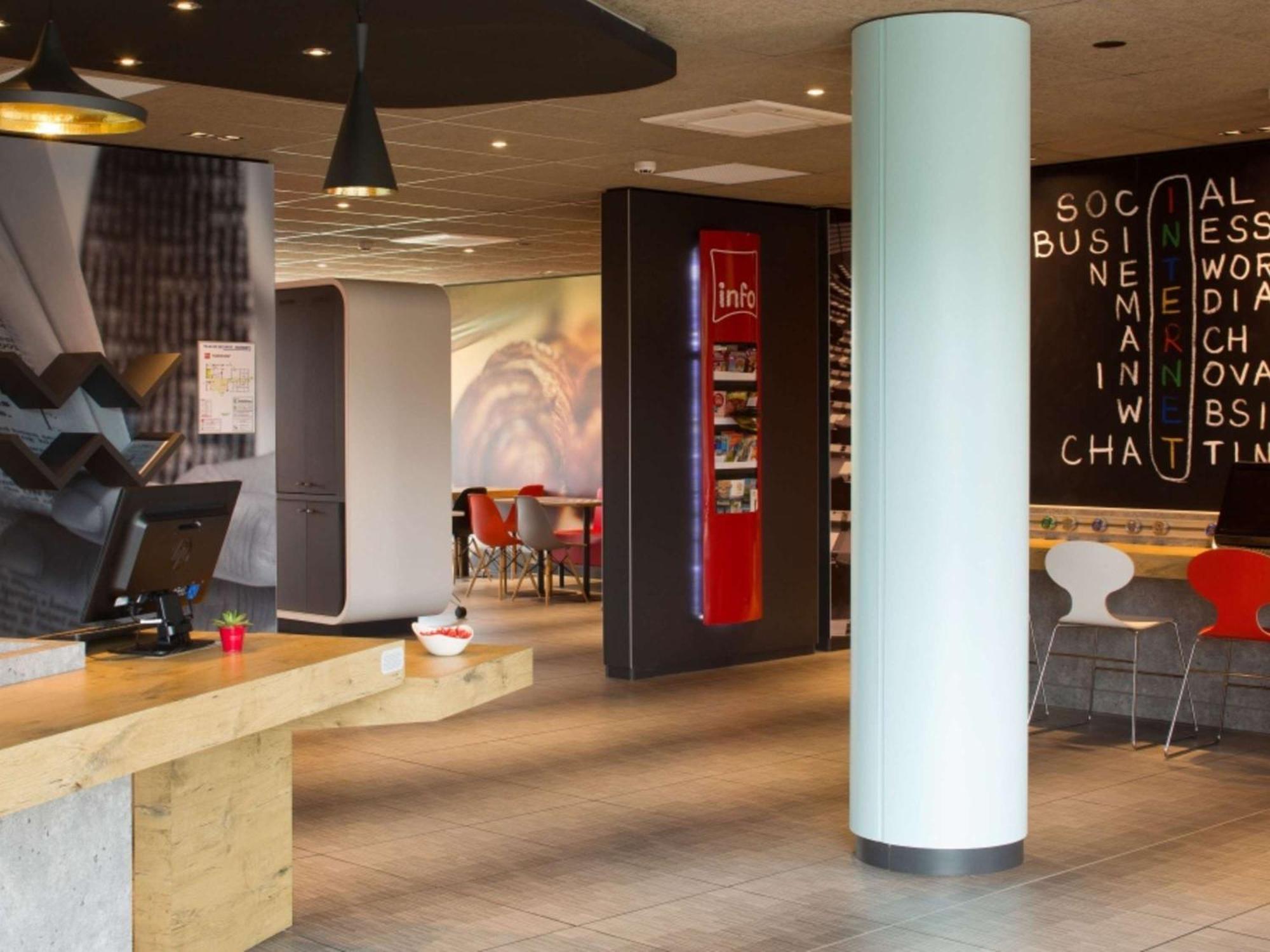Hotel Ibis Montceau Les Mines Exterior foto