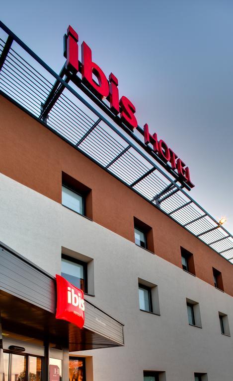 Hotel Ibis Montceau Les Mines Exterior foto