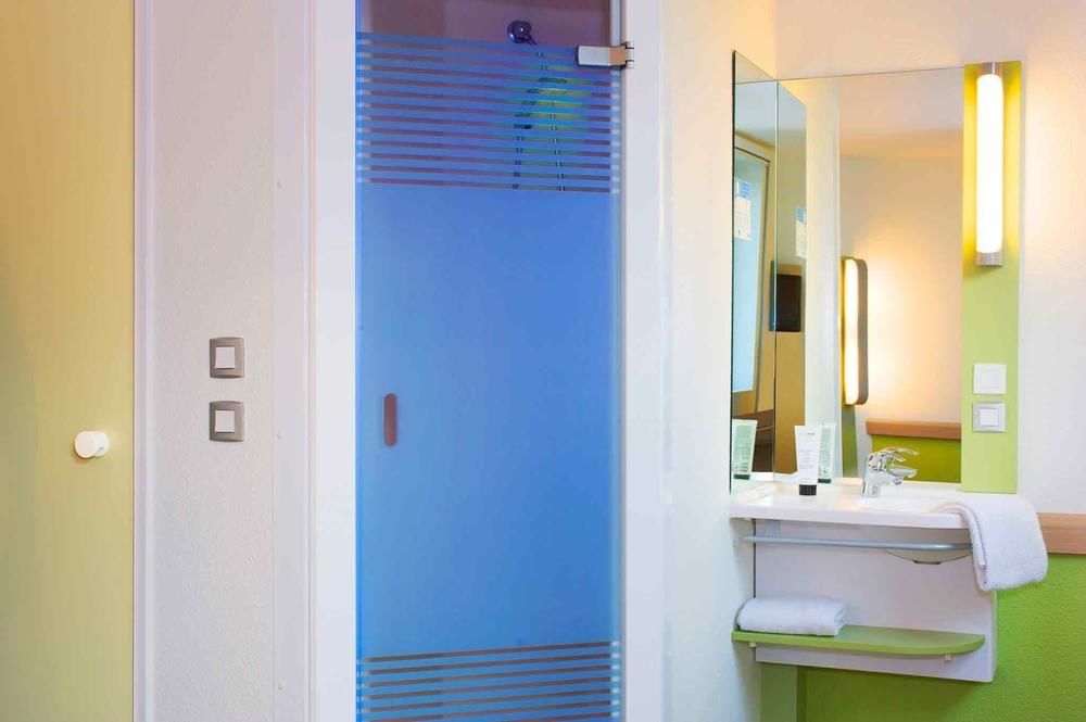 Hotel Ibis Montceau Les Mines Exterior foto